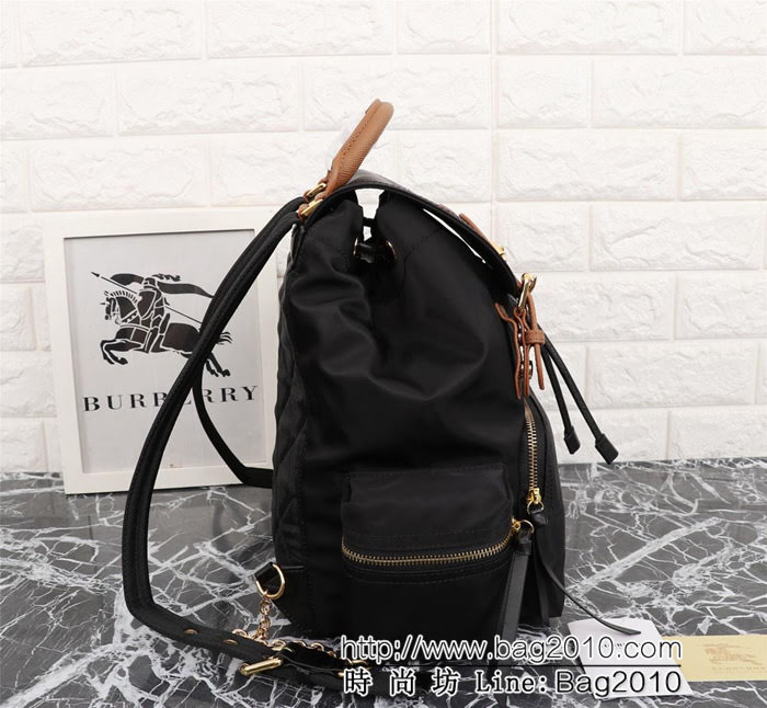 BURBERRY巴寶莉 中號 The Rucksack軍旅背包 3D立體徽標 多功能雙肩包  Bhq1308
